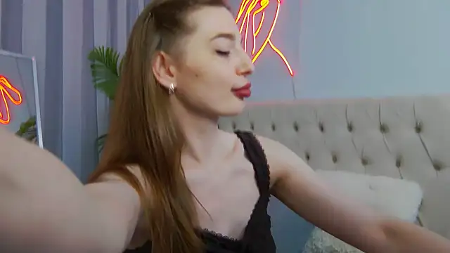 Snapshot of NicolSkye chatting on June 12, 2026, 1:53 pm NicolSkye online show from June 12, 2026, 1:53 pm