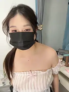 Snapshot of MVP-02 chatting on June 13, 2026, 12:58 pm MVP-02 online show from June 13, 2026, 12:58 pm