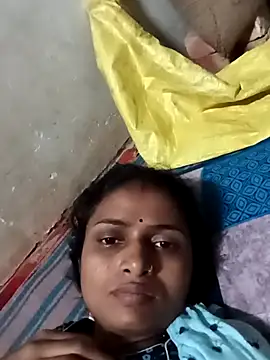Snapshot of Smritiii chatting on July 1, 2026, 7:20 am Smritiii online show from July 1, 2026, 7:20 am