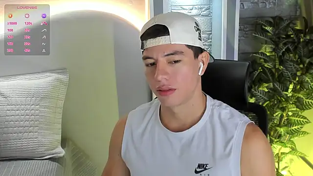 IanMancini online show from June 14, 2026, 11:44 am