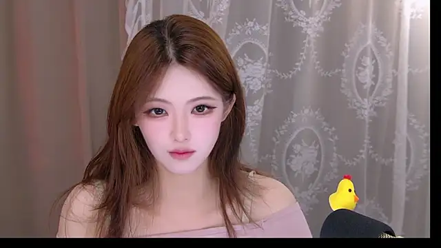 Snapshot of ninimissy chatting on June 19, 2026, 1:28 pm ninimissy online show from June 19, 2026, 1:28 pm