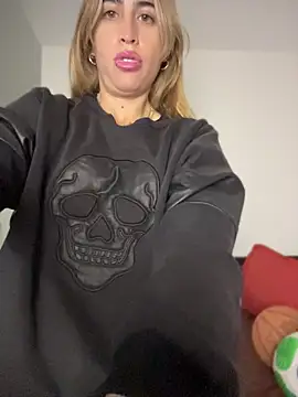 Snapshot of NicoleWilder chatting on July 9, 2026, 9:21 am NicoleWilder online show from July 9, 2026, 9:21 am