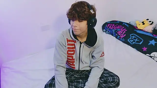 Samy Twink online show from July 29, 2026, 3:39 am