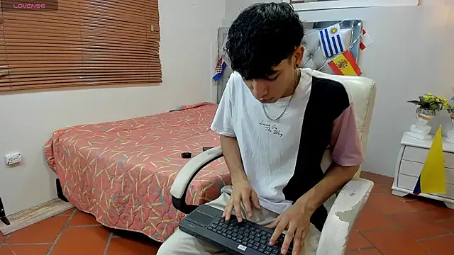 Snapshot of Jake_Falcon chatting on July 16, 2026, 11:29 am Jake Falcon online show from July 16, 2026, 11:29 am