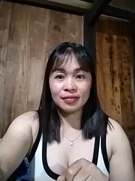 Snapshot of Lya_hott chatting on June 13, 2026, 3:43 pm Lya hott online show from June 13, 2026, 3:43 pm