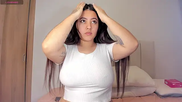 Snapshot of little_caro chatting on July 10, 2026, 6:08 pm little caro online show from July 10, 2026, 6:08 pm