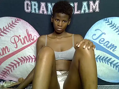 Snapshot of Queen_slay2 chatting on June 15, 2026, 4:56 am Queen slay2 online show from June 15, 2026, 4:56 am