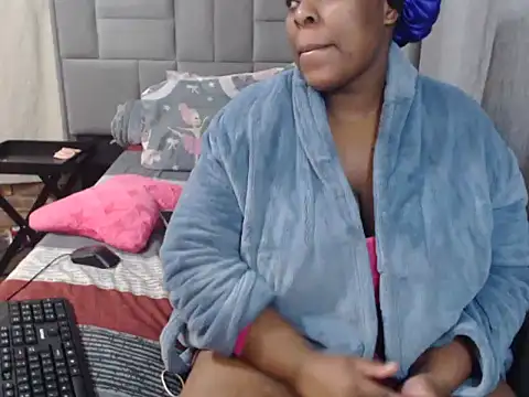 Snapshot of Wifey_Amanda chatting on July 7, 2026, 7:23 am Wifey Amanda online show from July 7, 2026, 7:23 am