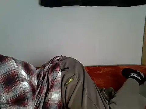 Snapshot of zelyp chatting on July 10, 2026, 8:42 pm zelyp online show from July 10, 2026, 8:42 pm
