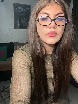 LoveYou2899 online show from July 3, 2026, 4:02 pm