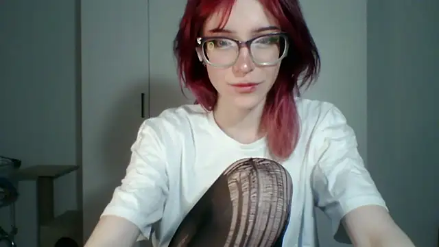 Snapshot of KayleneWesterberg chatting on July 5, 2026, 3:08 pm KayleneWesterberg online show from July 5, 2026, 3:08 pm