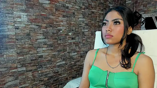 Snapshot of Bella_stone_ chatting on June 29, 2026, 7:02 pm Bella stone online show from June 29, 2026, 7:02 pm