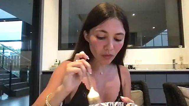 danycarterr online show from June 13, 2026, 11:02 pm