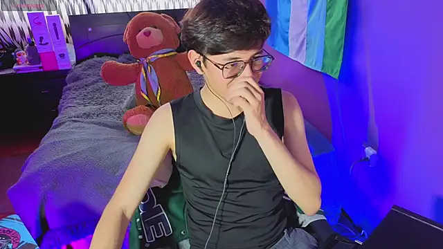 Snapshot of Angelito_Twink chatting on July 28, 2026, 9:03 pm Angelito Twink online show from July 28, 2026, 9:03 pm