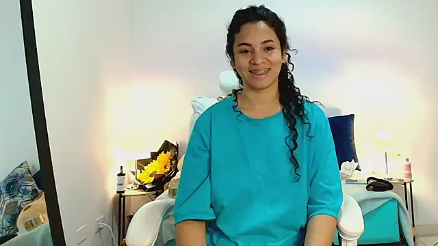 Snapshot of Isabella_Sophia19 chatting on July 20, 2026, 3:25 am Isabella Sophia19 online show from July 20, 2026, 3:25 am