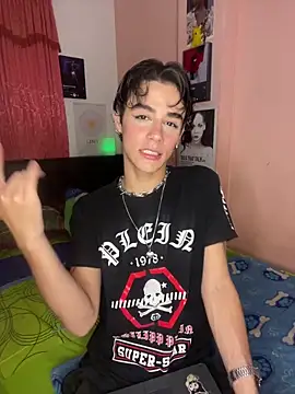 Snapshot of Eros_Blue chatting on June 13, 2026, 9:02 pm Eros Blue online show from June 13, 2026, 9:02 pm