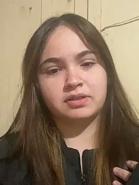 Snapshot of bella__hott chatting on June 13, 2026, 9:18 am bella hott online show from June 13, 2026, 9:18 am