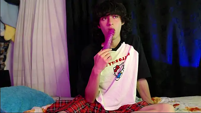 Snapshot of Naomi_uwu chatting on June 12, 2026, 3:48 am Naomi uwu online show from June 12, 2026, 3:48 am