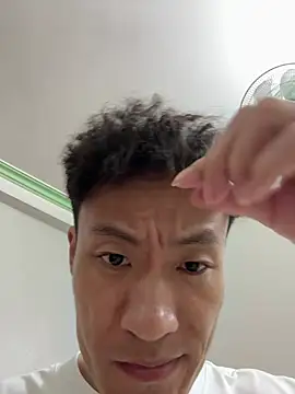 Snapshot of Mr_iphone11 chatting on July 1, 2026, 2:39 pm Mr iphone11 online show from July 1, 2026, 2:39 pm