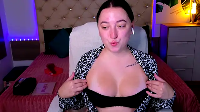 Snapshot of AVA_MAXIMUS chatting on July 28, 2026, 4:53 am AVA MAXIMUS online show from July 28, 2026, 4:53 am