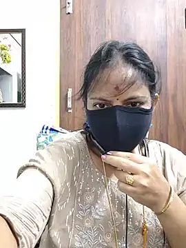 Snapshot of Tamil_white_beauty chatting on June 15, 2026, 10:59 am Tamil white beauty online show from June 15, 2026, 10:59 am