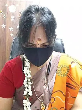 Snapshot of Tamil_white_beauty chatting on August 7, 2026, 2:23 pm Tamil white beauty online show from August 7, 2026, 2:23 pm