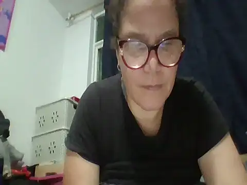 Snapshot of lusianamasters chatting on June 17, 2026, 12:21 am lusianamasters online show from June 17, 2026, 12:21 am