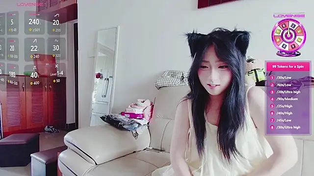 qiao-520 online show from June 16, 2026, 4:56 am