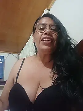 Snapshot of Emilif_ chatting on July 8, 2026, 2:57 am Emilif online show from July 8, 2026, 2:57 am