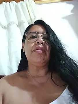 Snapshot of Emilif_ chatting on July 18, 2026, 1:58 am Emilif online show from July 18, 2026, 1:58 am