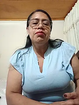 Snapshot of Emilif_ chatting on July 25, 2026, 1:24 am Emilif online show from July 25, 2026, 1:24 am