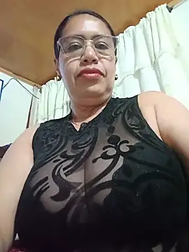 Snapshot of Emilif_ chatting on June 25, 2026, 11:10 pm Emilif online show from June 25, 2026, 11:10 pm