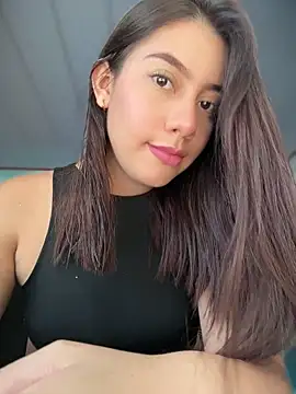 Snapshot of Saracalderon chatting on July 6, 2026, 6:54 pm Saracalderon online show from July 6, 2026, 6:54 pm