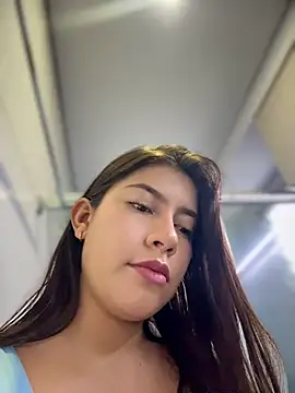 Snapshot of Saracalderon chatting on July 27, 2026, 10:06 pm Saracalderon online show from July 27, 2026, 10:06 pm