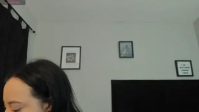 Snapshot of Sara_B chatting on July 17, 2026, 6:05 pm Sara B online show from July 17, 2026, 6:05 pm