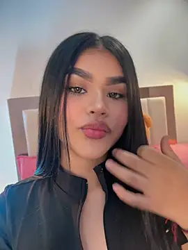 Snapshot of Renata_rouss chatting on June 24, 2026, 1:32 pm Renata rouss online show from June 24, 2026, 1:32 pm