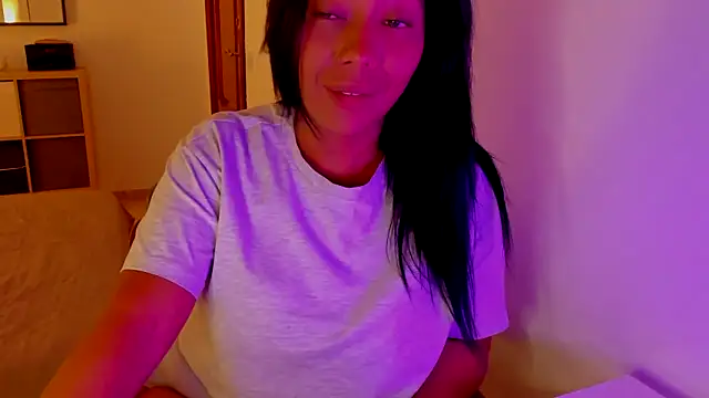 NicolePasqualott online show from September 21, 2025, 9:20 pm