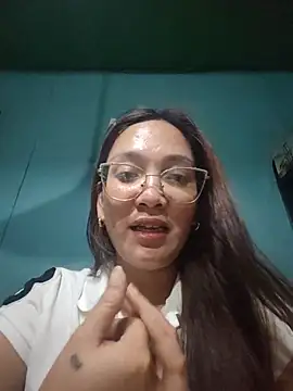 Snapshot of Hazel_28 chatting on June 14, 2026, 9:21 am Hazel 28 online show from June 14, 2026, 9:21 am