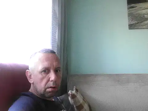 Snapshot of RafalekRozmarynowski81 chatting on July 18, 2026, 5:05 am RafalekRozmarynowski81 online show from July 18, 2026, 5:05 am