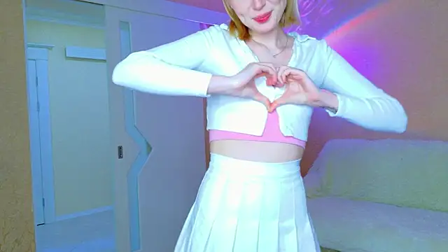 SweeetMia online show from June 23, 2026, 3:04 am