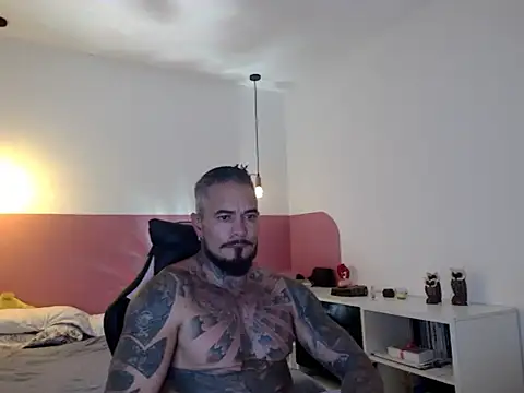 Snapshot of Dom_Jhuan chatting on June 15, 2026, 10:42 pm Dom Jhuan online show from June 15, 2026, 10:42 pm