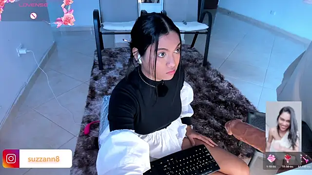 SUZZAN-R online show from June 19, 2026, 10:36 pm