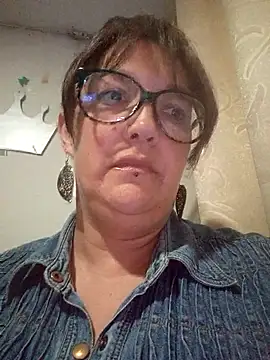 Snapshot of _Saraqueen-- chatting on July 24, 2026, 12:06 am Saraqueen-- online show from July 24, 2026, 12:06 am