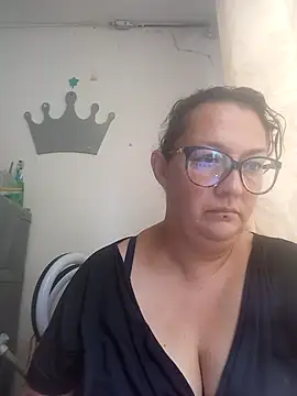 Snapshot of _Saraqueen-- chatting on July 19, 2026, 5:32 pm Saraqueen-- online show from July 19, 2026, 5:32 pm