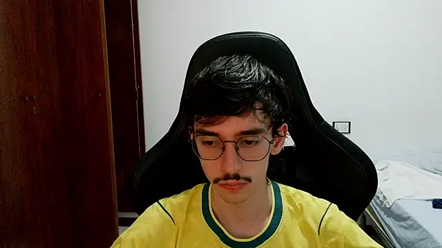 Snapshot of gabrielNovin17cm chatting on July 15, 2026, 6:15 pm gabrielNovin17cm online show from July 15, 2026, 6:15 pm