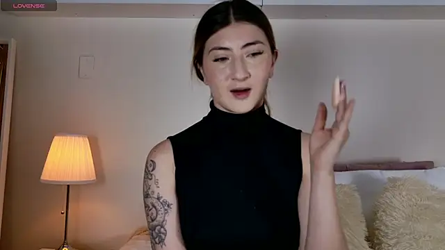 Snapshot of Alanna_DH chatting on July 23, 2026, 7:32 pm Alanna DH online show from July 23, 2026, 7:32 pm