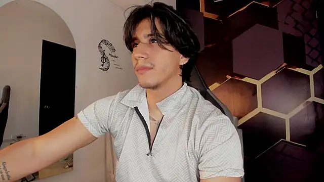 Snapshot of Alexx_Cano_ chatting on August 7, 2026, 3:12 am Alexx Cano online show from August 7, 2026, 3:12 am