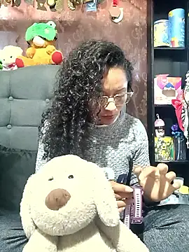 Snapshot of Estrella2001 chatting on July 1, 2026, 7:36 pm Estrella2001 online show from July 1, 2026, 7:36 pm