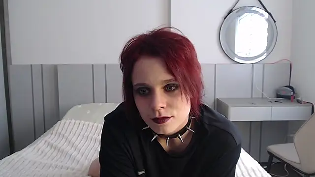 Red RoxyFoxy online show from June 20, 2026, 2:16 am
