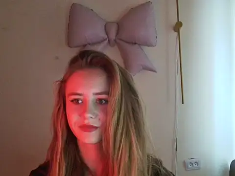 Snapshot of MyLittle_Flame_ chatting on July 3, 2026, 12:11 pm MyLittle Flame online show from July 3, 2026, 12:11 pm